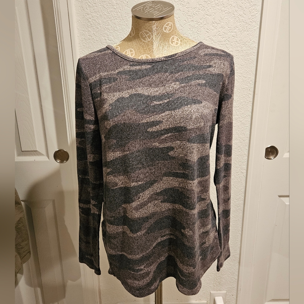 Maurices Camouflage Long Sleeve Top Size Medium